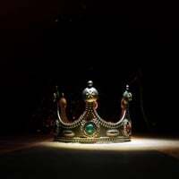 Imagine Now a Crown